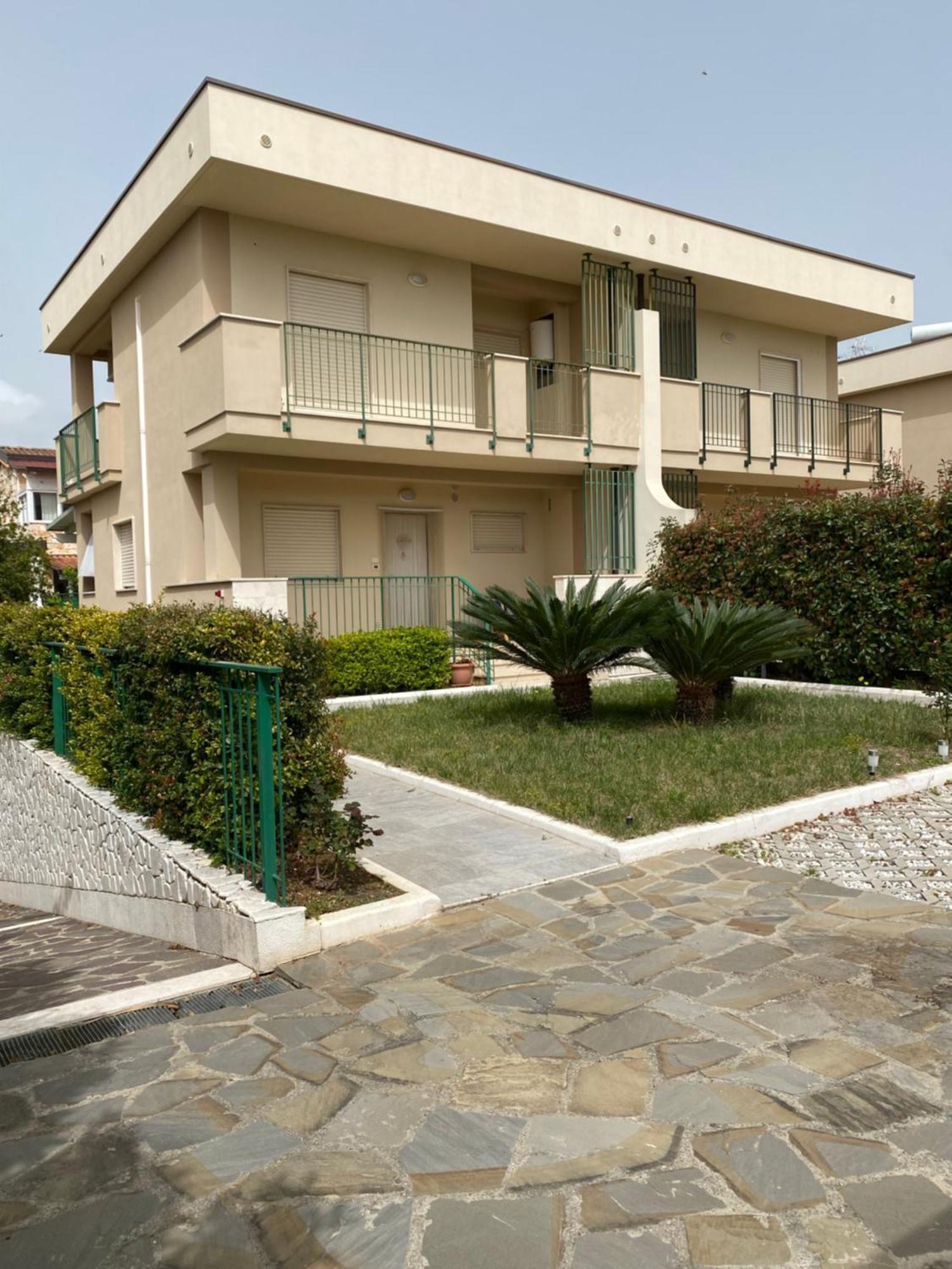 Appartamento In Villa A ポリコーロ エクステリア 写真